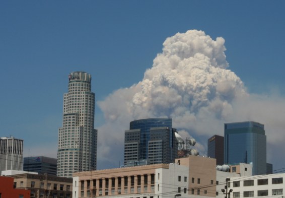 Aug2009_LA_Fire cloud