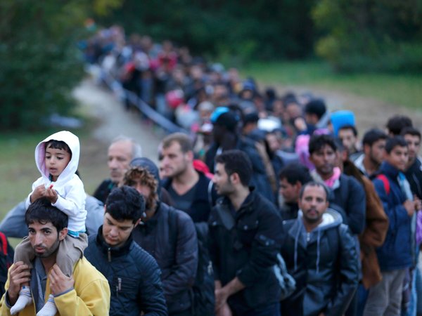 MIGRANTS2-articleLarge