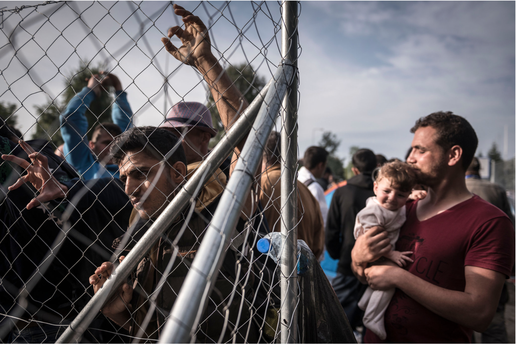 Refugees at Serbian Border:Sergey Ponomarev:NYT