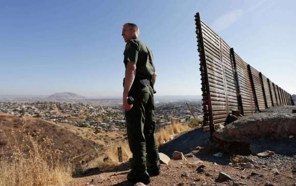 us_mexico_border_ap_img