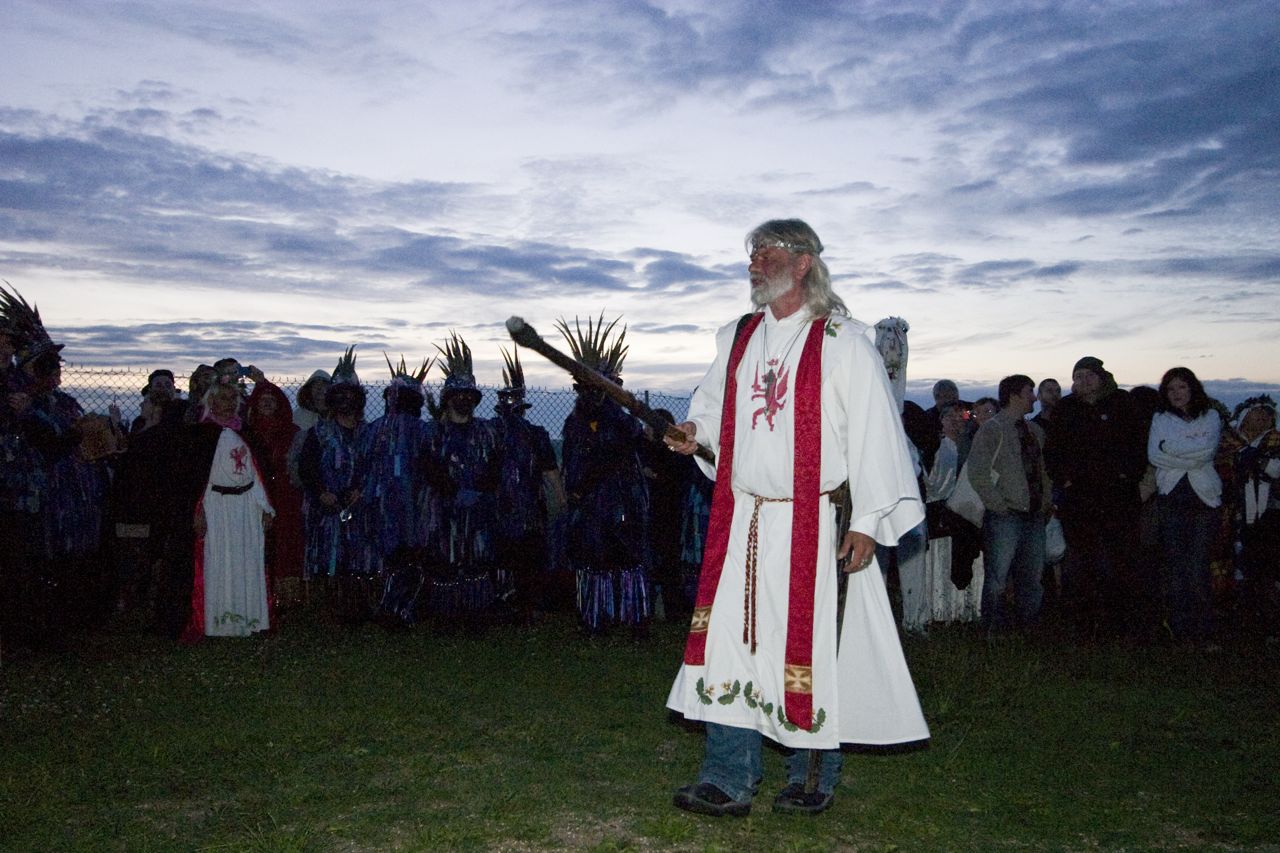 stonehengesummersolstice2010-druidkingarthurpendragonvintagedepthttpflic.krp8cb6n8.jpg