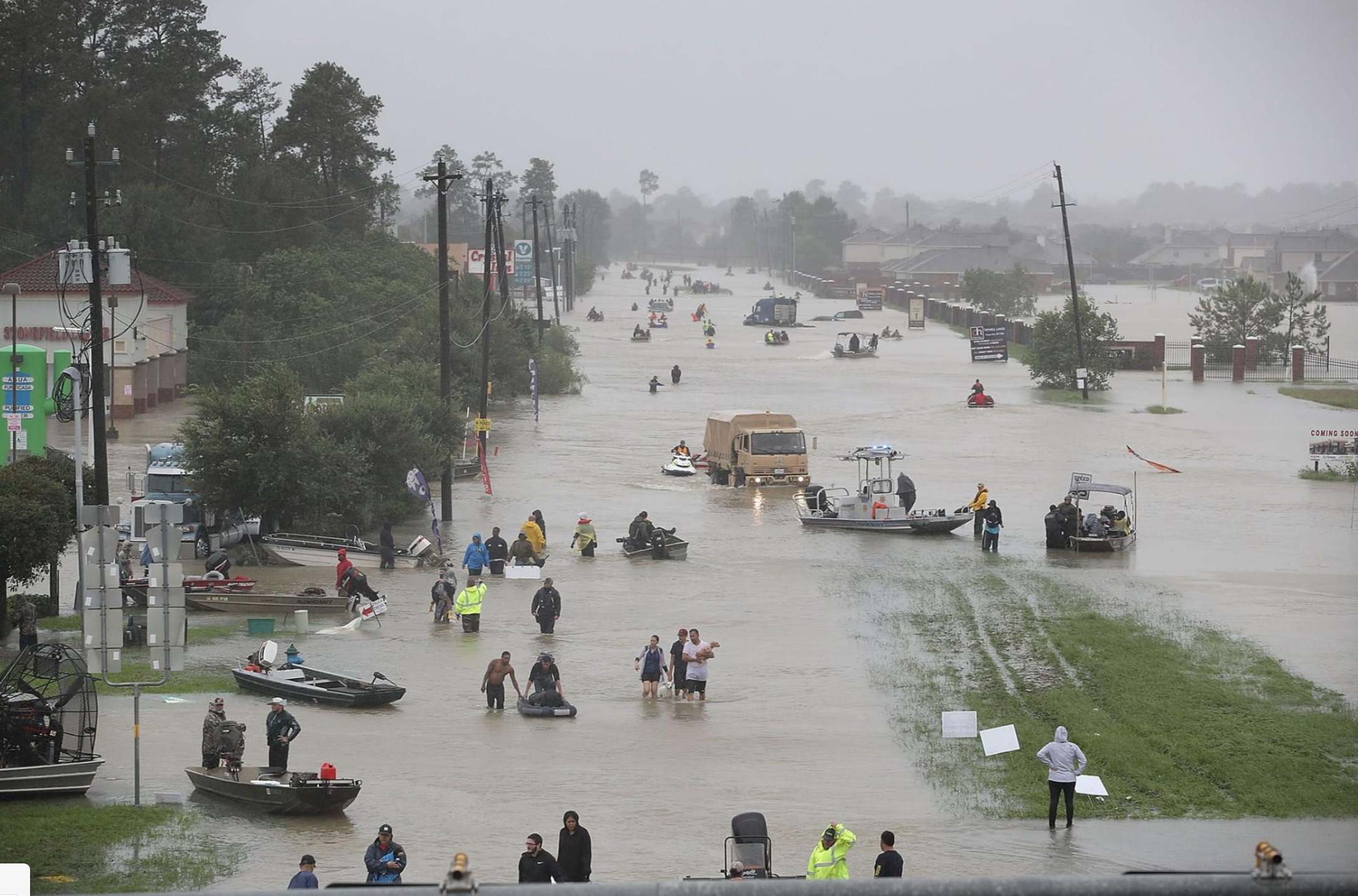 Joe Raedle, Harvey Getty Images